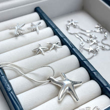 Load image into Gallery viewer, Starfish necklace
