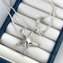 Load image into Gallery viewer, Starfish necklace

