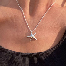 Load image into Gallery viewer, Starfish necklace
