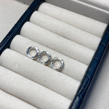 Load image into Gallery viewer, &#39;Fabulous&#39; silver bead bracelet with gold or silver hammered rings
